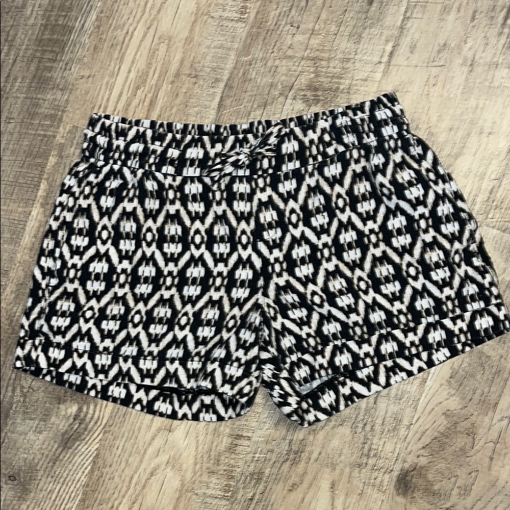 Black and‎ White Patterned Women's Shorts XS